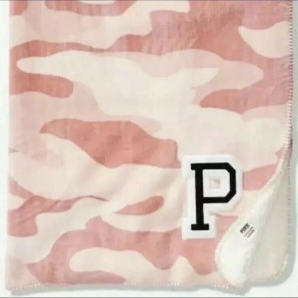 Victoria secret pink Sherpa blanket